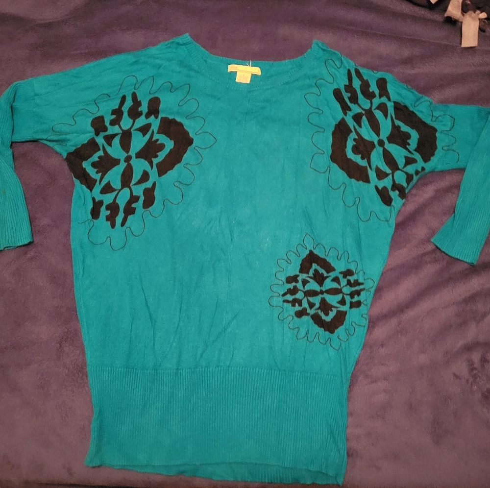 R898 Large, turquoise & black sweater
